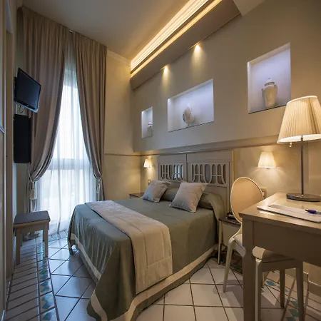 Hermitage מלון גלאטינה