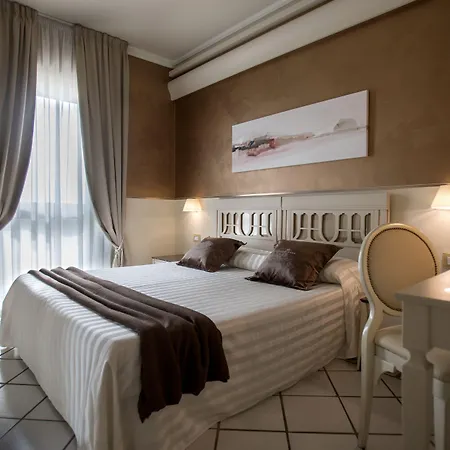 מלון Hermitage גלאטינה