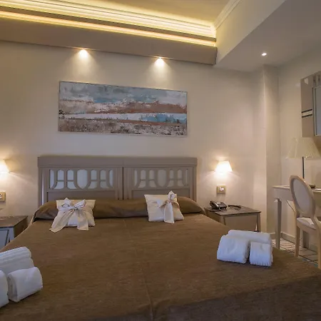 فندق Hermitage 4*
