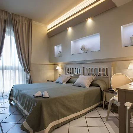 מלון Hermitage גלאטינה